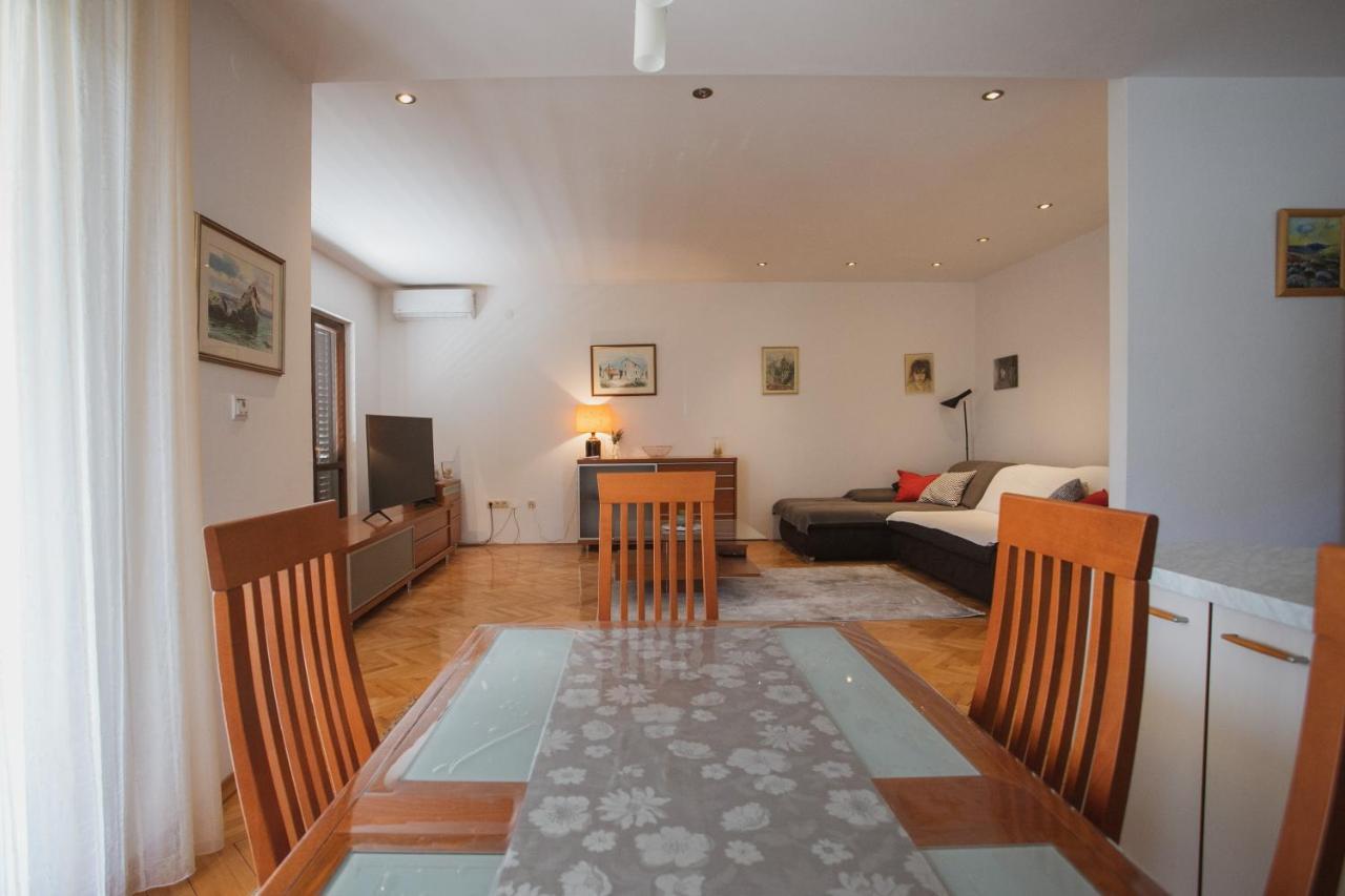 Comfort Sea View Apartment Dugi Rat Esterno foto