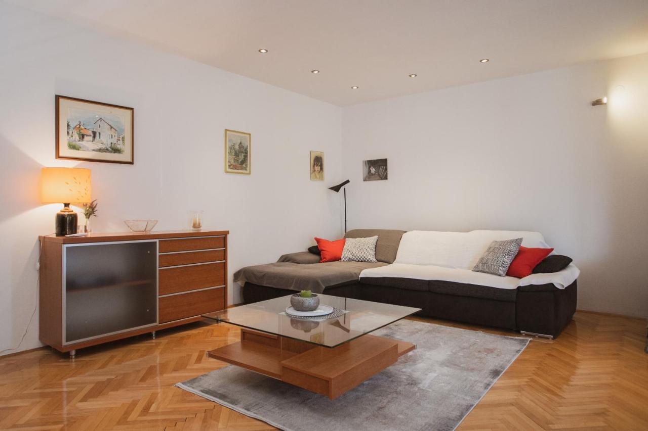 Comfort Sea View Apartment Dugi Rat Esterno foto